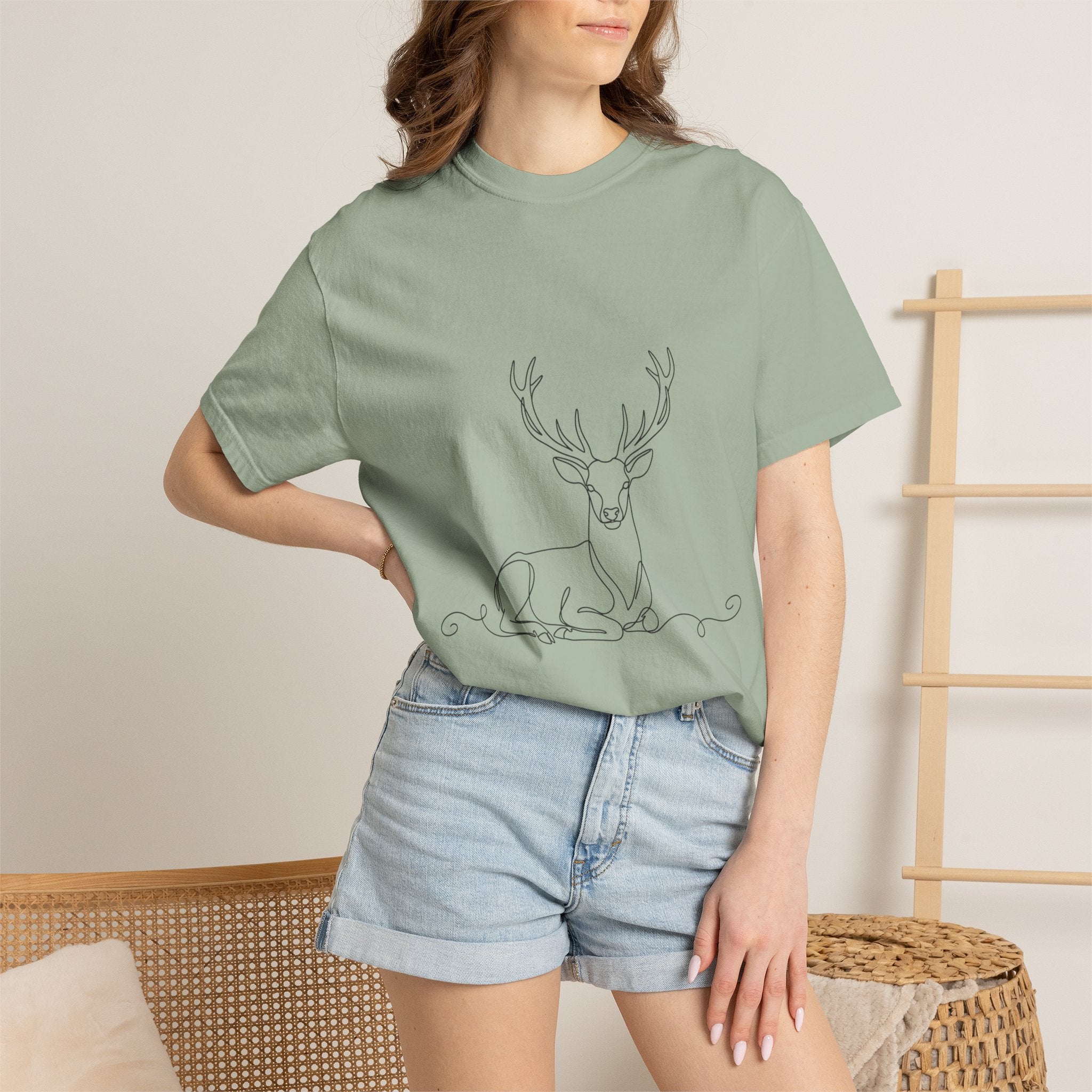 Deer - LineArt - Graphic Tee